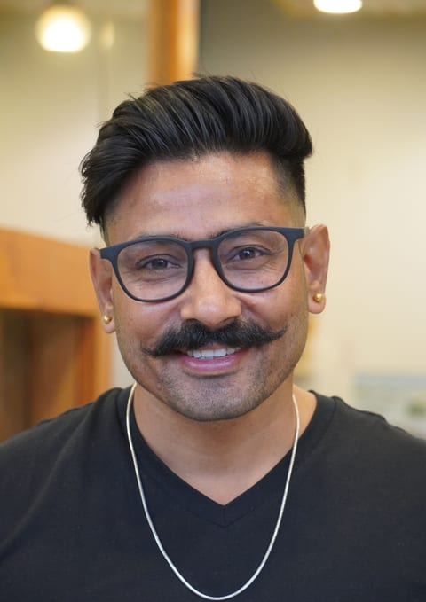 Look aus der einer Profi-Marke Kräftige Farbe Kollektion: langes Haar mit intensiver Farbtiefe